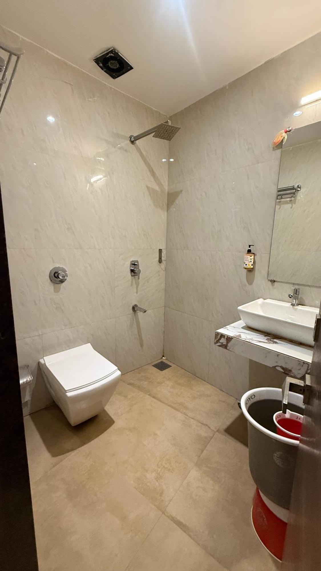 M E R I T O N Hotel T-2 Bombay Esterno foto
